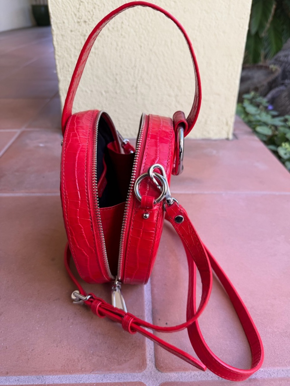 Rebecca Minkoff Red croc embossed leather Kate circle bag. Great condition. - Picture 6 of 10